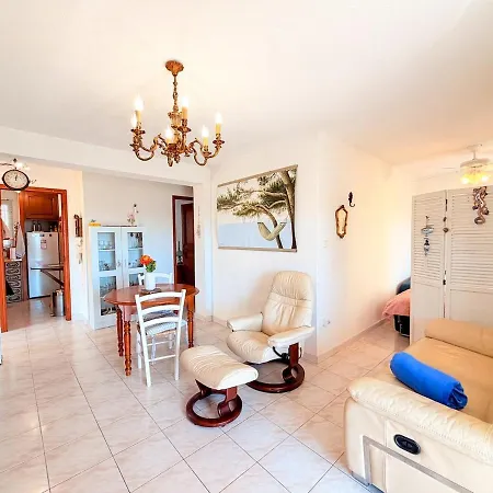 Maisonnette Avec Jardin Et Apercu A * Bandol