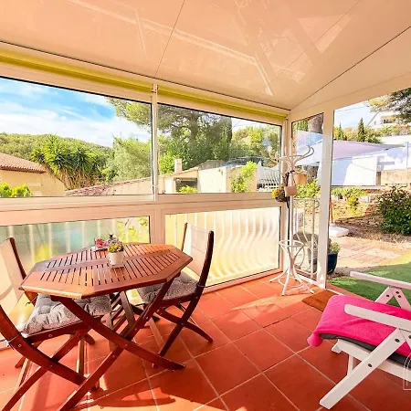 Maisonnette Avec Jardin Et Apercu A * Bandol